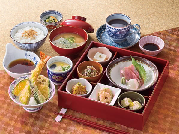 お昼の定食／弁当