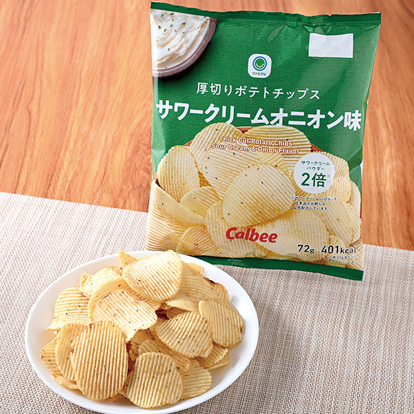 厚切りポテトチップスサワークリームオニオン味