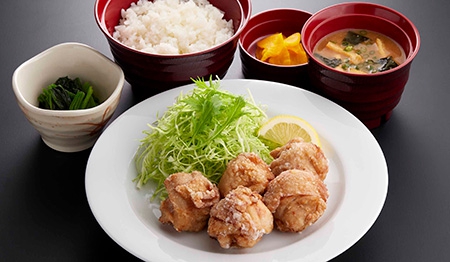 大分唐揚げ定食（にんにく醤油味）