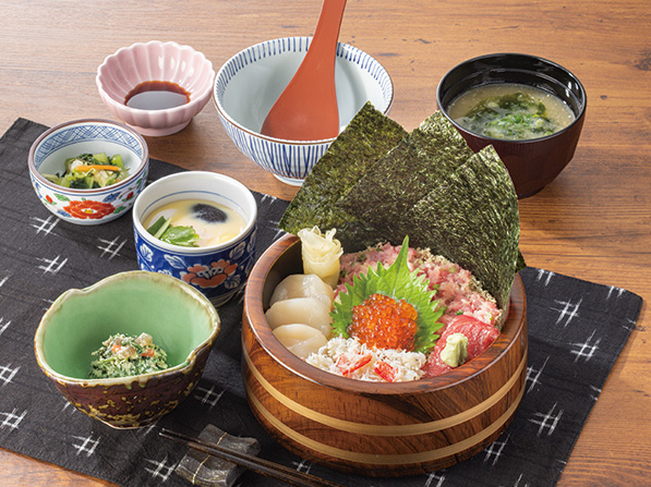 五種の彩り海鮮丼膳