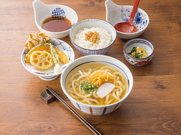 お昼のうどん定食［温］