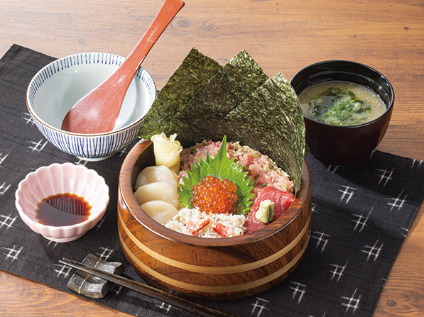 五種の彩り海鮮丼
