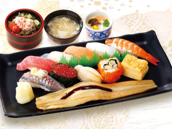 特選ランチ（味噌汁・茶碗蒸し・サラダ付）