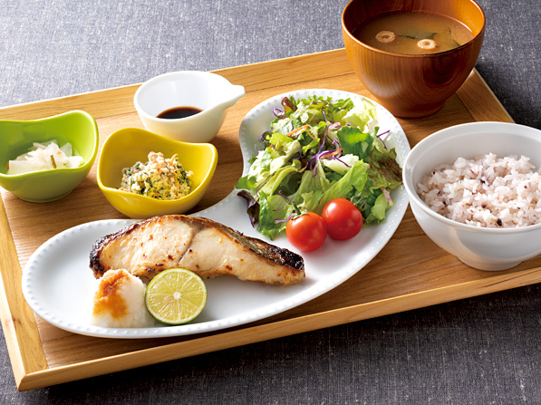 銀ひらすの西京焼き　chawanスタイル