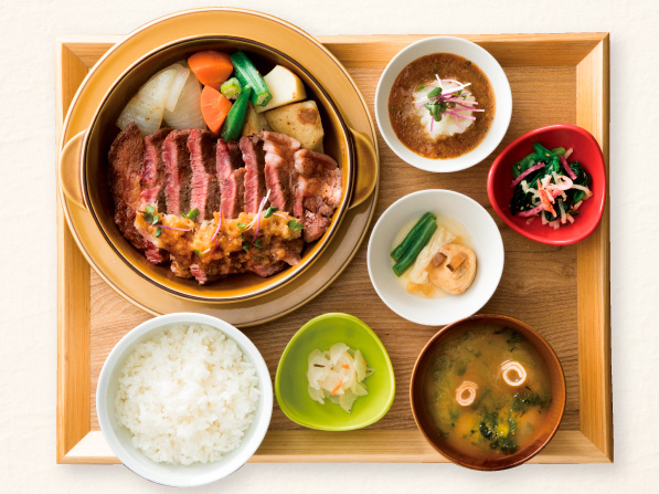 リブロースステーキプレート　香味野菜の和風おろしソース