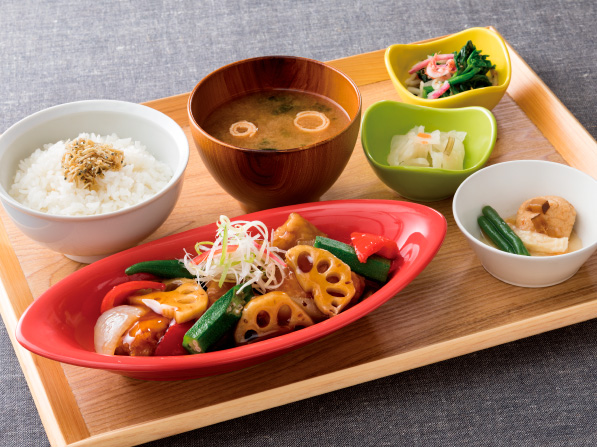 ごろっと野菜と鶏むね肉のバルサミコ香酢和え