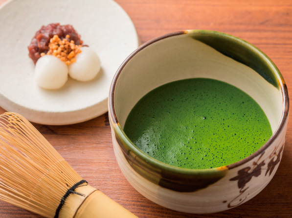 “自分で点てる”お抹茶（白玉あずき付）